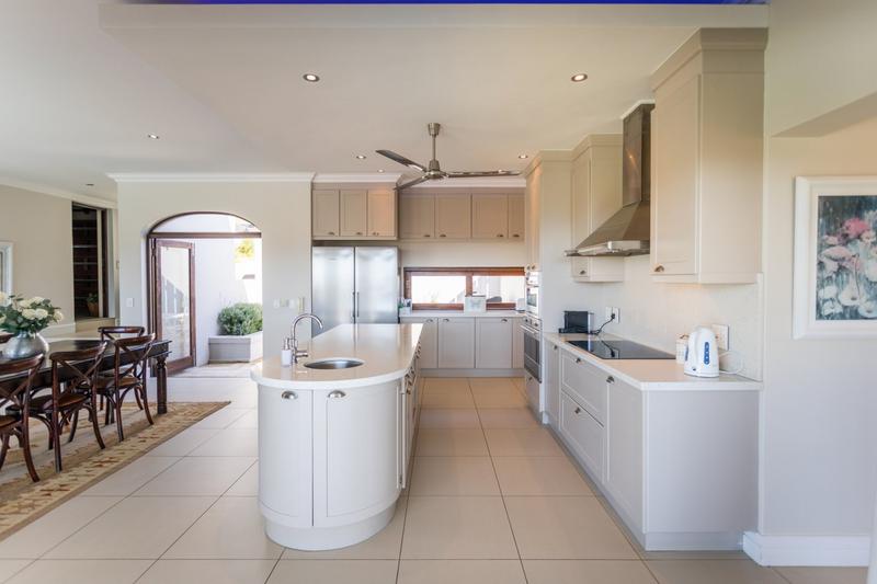 4 Bedroom Property for Sale in Baron View Western Cape